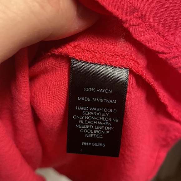 Express off shoulder bright pink blouse - Picture 4 of 4